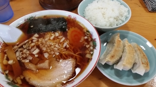 「しょうゆらーめんセット300円+100円」@麺屋 味噌一 本店の写真