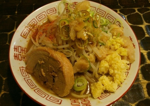 「[限定]豚そば　ニンニクアブラ　750円」@特級鶏蕎麦 龍介の写真