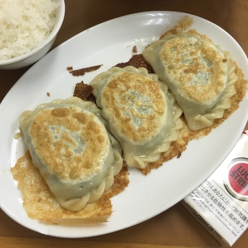 「桜エビ入ニラ餃子(３コ)」@中国大連家庭料理 金春 本館の写真