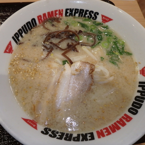 「とんこつ(690円)、高菜おにぎり(130円)、替玉」@IPPUDO RAMEN EXPRESS ゆめタウン廿日市店の写真