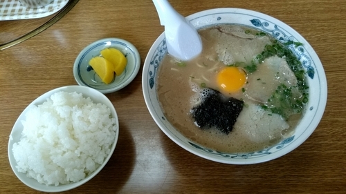「卵入りラーメン＋小御飯」@幸陽閣の写真