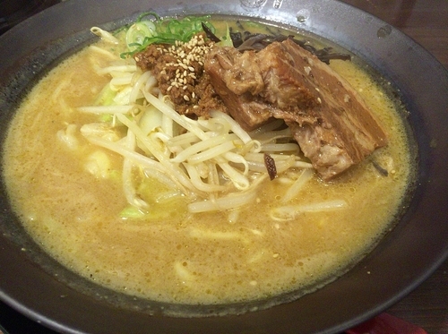 「黄金味噌らーめん(842円)」@黄金味噌らーめん ひょっとこ 鴻巣店の写真