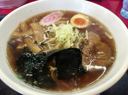 「中華らーめん（６５０円）」@紺のれん 鴻巣店の写真