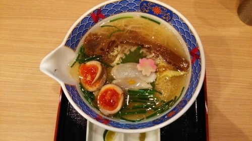 「ふぐだし潮らーめん＋美味玉たまり漬け」@ふぐだし潮 八代目けいすけ 東急プラザ銀座店の写真