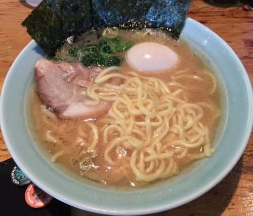 「ラーメン並＋味玉（￥700＋￥100）」@菊地家の写真