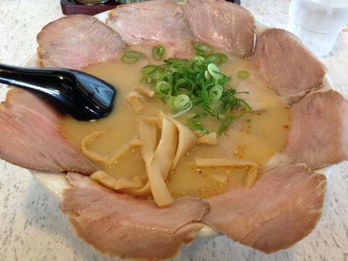 「手造りチャーシューメン　とんこつ味　￥８５０」@らぅめん専門の店 菊乃屋の写真