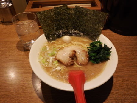 「醤油豚骨ラーメン　（並）」@武松家 仲見世通り店の写真