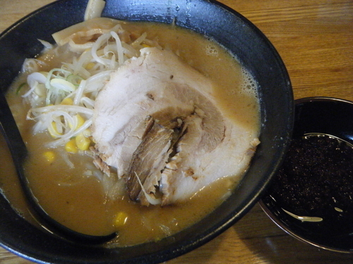 「月形味噌ラーメン+辛味噌1026円」@北海道ラーメン 月形の写真