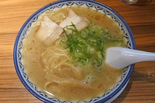 「ラーメン （並）」@元祖赤のれん 節ちゃんラーメン 天神本店の写真