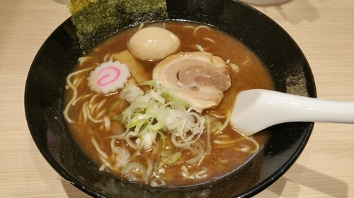 「ラーメン(750円)+味玉(100円)」@頑者製麺所 エキア成増店の写真