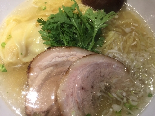 「本丸塩らー麺」@横濱元町 本丸亭 横浜店の写真