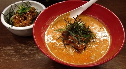 「担々麺(夜10食限定)＋肉みそ丼(880円＋250円)」@中華そば うづまきの写真