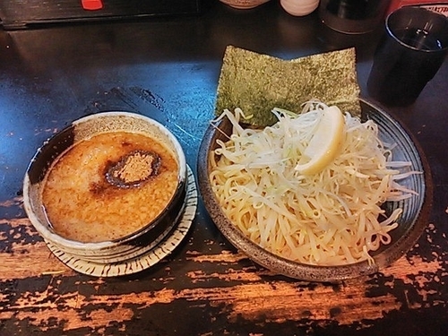 「二代目特製つけ麺（脂増し・もやし大量）」@上野 戸みら伊本舗の写真