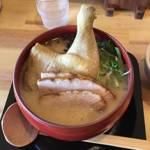 「かぶりつきチキンラーメン大盛り＋チャーシュートッピング＋ライス」@濃厚ラーメン こっこ屋の写真