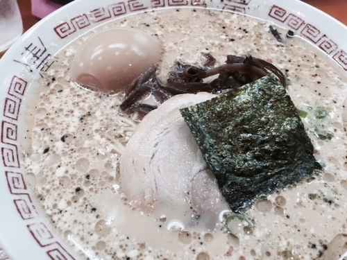 「らーめん５００円」@二十八代目 哲麺 鶴ヶ島駅前店の写真