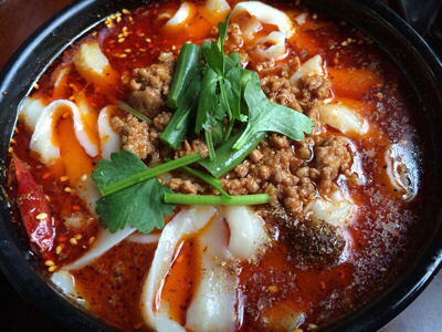 「辛口マーラー刀削麺大盛（800円）」@中国料理 刀削麺 鐘楼 水道橋西口店の写真