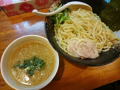 「濃厚鶏骨醤油つけ麺（中盛） 770円」@濃厚鶏白湯らーめん 麺屋一楽の写真
