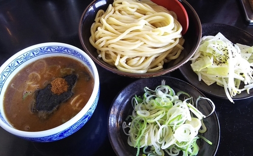 「つけ麺中盛(300g)+ちょこっと野菜+葱」@つけ麺専門店 三田製麺所 国分寺並木店の写真