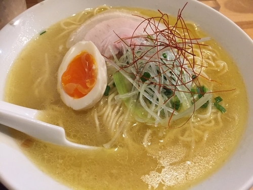 「鶏白湯淡玉ラーメン塩」@鶏白湯淡玉らーめん 麺舗 作一の写真