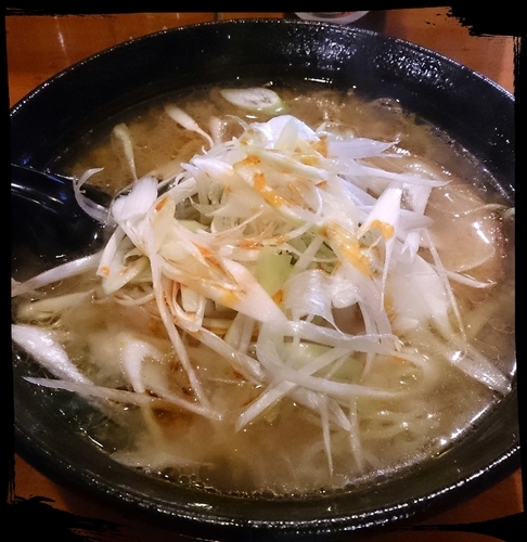 「ねぎラーメン 800えん」@留り木の写真