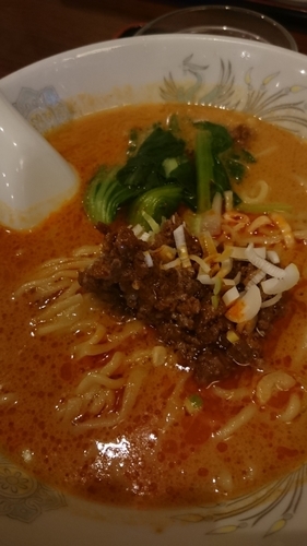 「担々麺＋半チャーハン８００円」@日興苑の写真