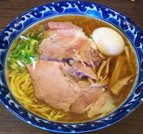 「肉玉ラーメン中盛1050円」@雷文の写真