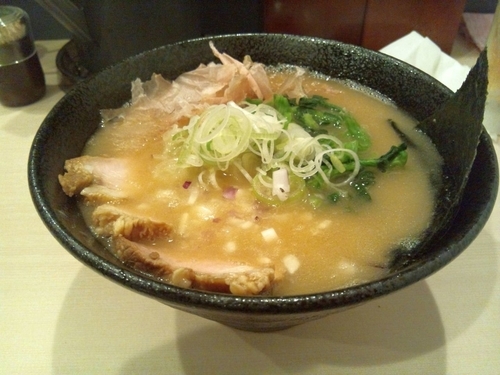 「鶏白湯らーめん（浅草開化楼200g）750円」@鶏白湯醤油らーめん 上弦の月の写真