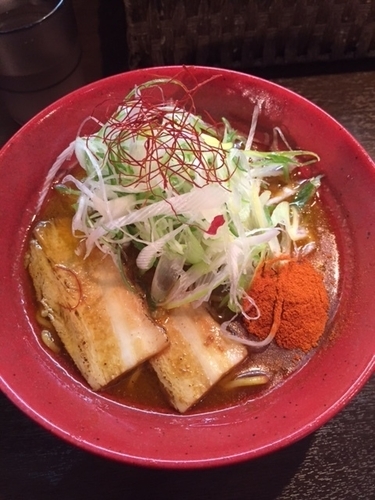 「辛味噌煮干しらーめん（2辛）　780円」@辛味噌煮干 六の写真