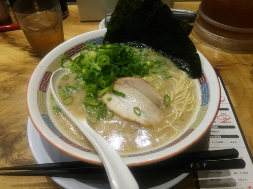 「シロマルベース 海苔 ネギトッピング」@一風堂 SHIROMARU-BASE 金山店の写真