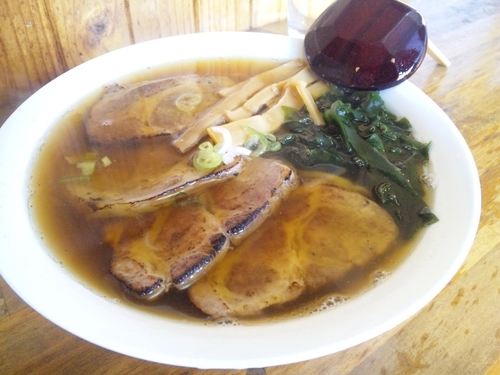 「【数量限定】 あぶり厚切りチャーシューメン 850円」@かじかや手打らーめんの写真