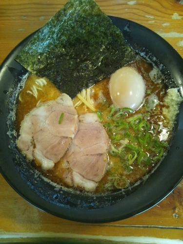 「謹製味玉ラーメン（長浜黒豚骨）」@長浜豚骨ラーメン 一番軒 総本家の写真
