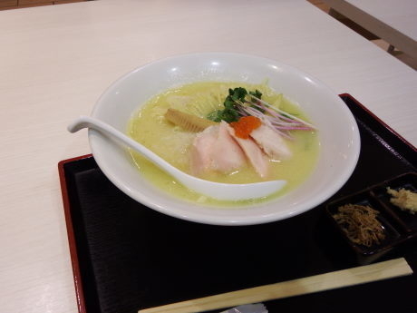 「鶏　白湯ＳＯＢＡ　並」@銀座 篝 ラゾーナ川崎プラザ店の写真