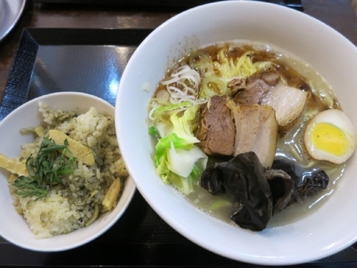 「熊本リスペクトラーメン　サザエ出汁筍飯付　　1100円」@ラーメン愉悦処 似星の写真