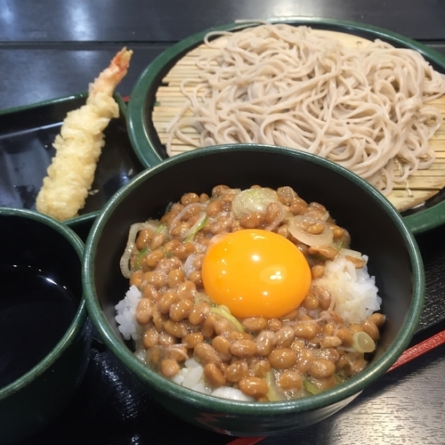 「朝定食（納豆）（￥360）＋海老天（クーポン）」@ゆで太郎 南青山一丁目店の写真