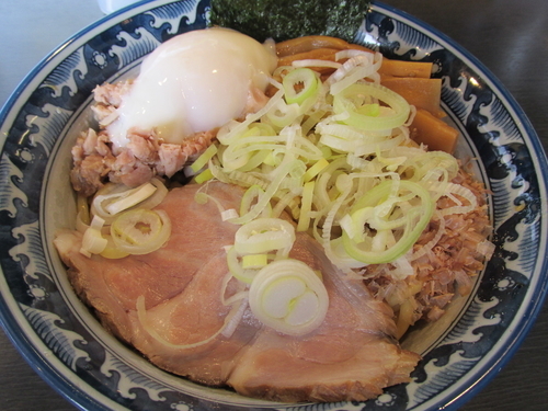 「油そば（小盛）+温玉　「730円+100円」」@油そば 兎に角 南守谷店の写真