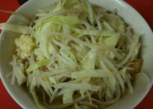 「小ラーメン　麺少なめ　ニンニク　700円」@ラーメン二郎 千住大橋駅前店の写真