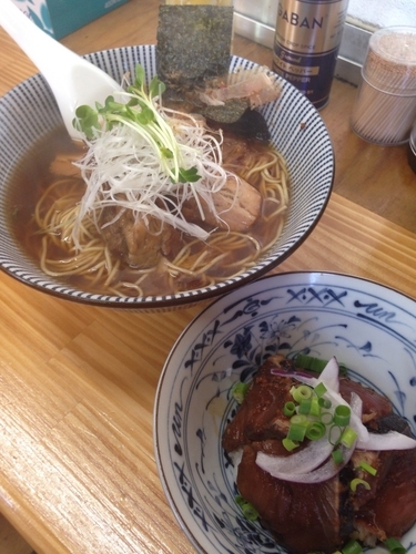 「【限定】初鰹とやんばる豚の中華そば  かつおご飯付き」@中華そば よしかわの写真