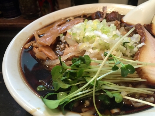 「じらい屋らぁめん（醤油）＋とりたま」@ラーメン工房 じらい屋の写真