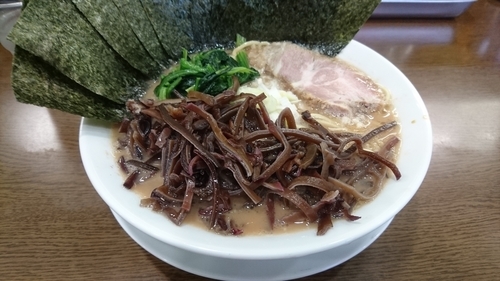 「ラーメン(麺硬め・味濃いめ)＋キクラゲ･海苔」@うまいヨ ゆうちゃんラーメンの写真