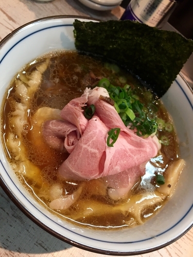 「【気まぐれ限定】イカ煮干し中華そば￥850」@中華そば 四つ葉の写真