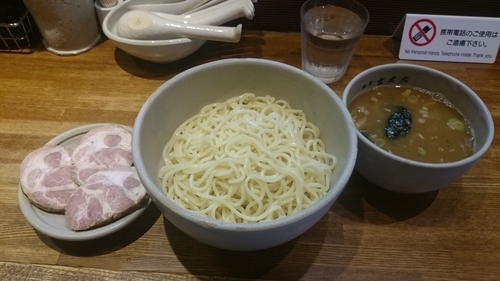「味玉つけ麺、チャーシュー (１４５０円)」@麺屋吉左右の写真