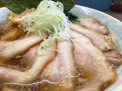 「煮干し中華そば 肉盛り」@東大和ラーメン大冬樹Season2の写真