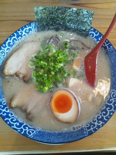 「博多とんこつ（全部のせ）」@博多ラーメン 鶴亀堂 春日井店の写真