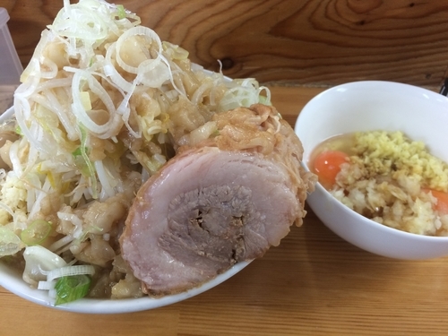 「ラーメン小ニンニクヤサイアブラダブルネギ+コッコマン」@ハイマウントの写真