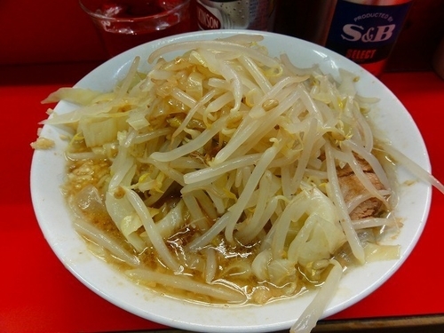 「ラーメン600円麺硬め/ニンニク/濃い目」@ラーメン二郎 三田本店の写真