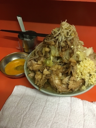 「国産ぶた麺 ¥1,150 生卵 ¥60 ニンニクヤサイアブラ」@ラーメン富士丸 神谷本店の写真