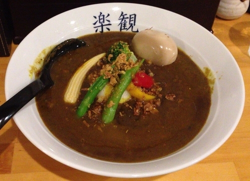 「サンストーン＋味付け玉子(900円＋100円)」@楽観（赤）の写真