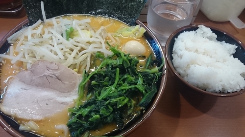 「味噌ラーメン並＋ほうれん草」@横浜家系ラーメン 極味家の写真