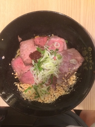 「ローストビーフ油そば」@ローストビーフ油そば ビーストの写真