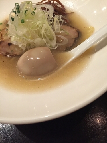 「しおたま（こく旨玉子のせ）」@麺 藏藏の写真